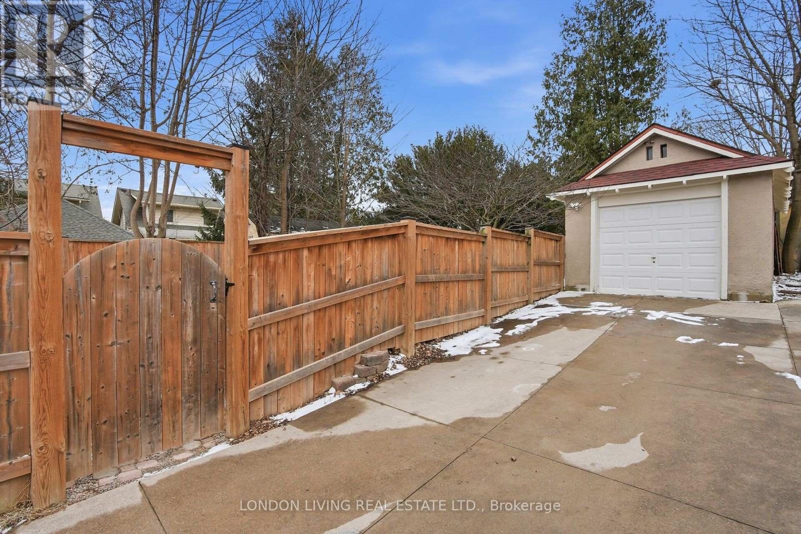 271 Briscoe Street E, London South, Ontario  N6C 1X5 - Photo 39 - X12898962