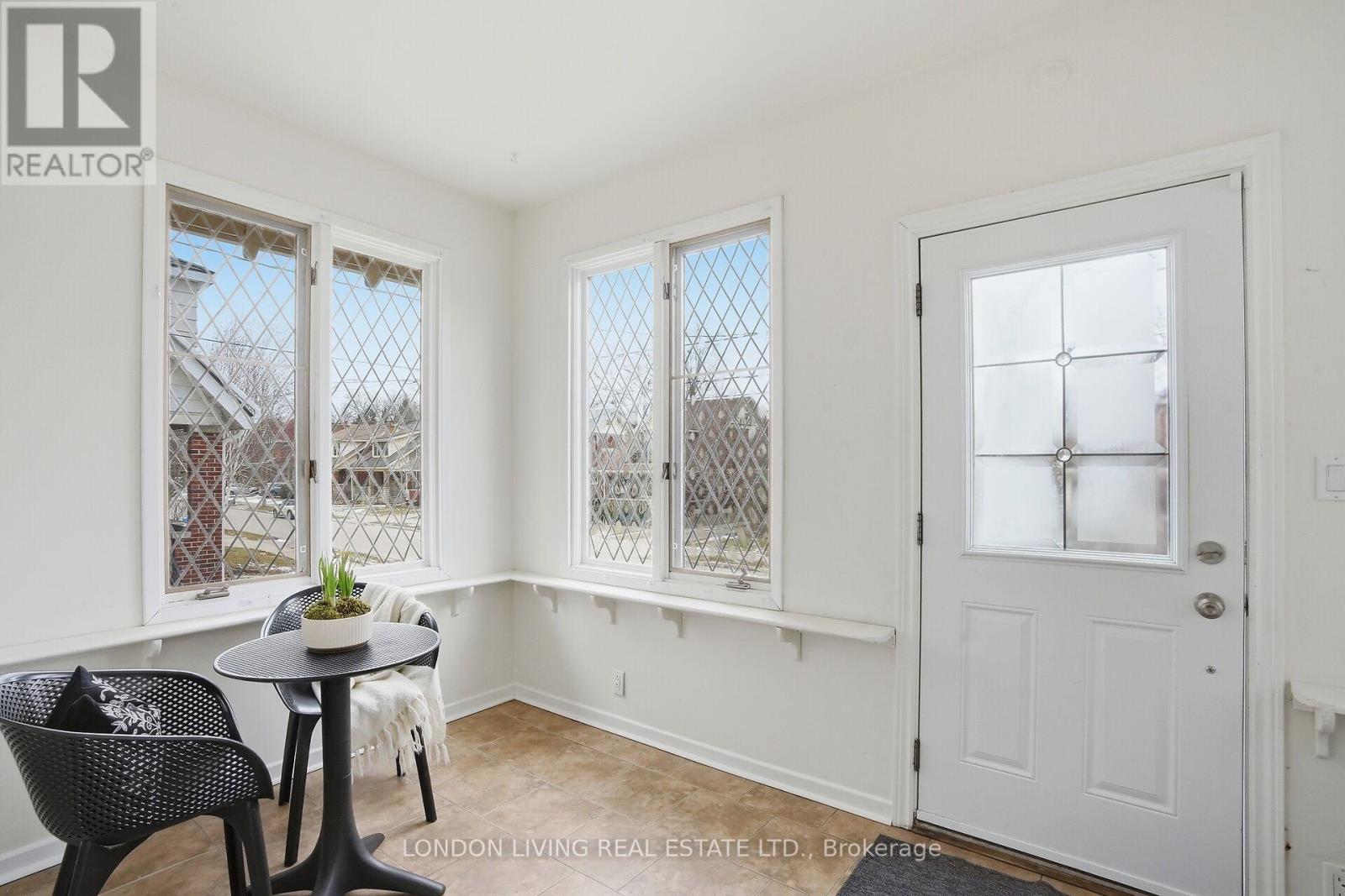 271 Briscoe Street E, London South, Ontario  N6C 1X5 - Photo 4 - X12898962