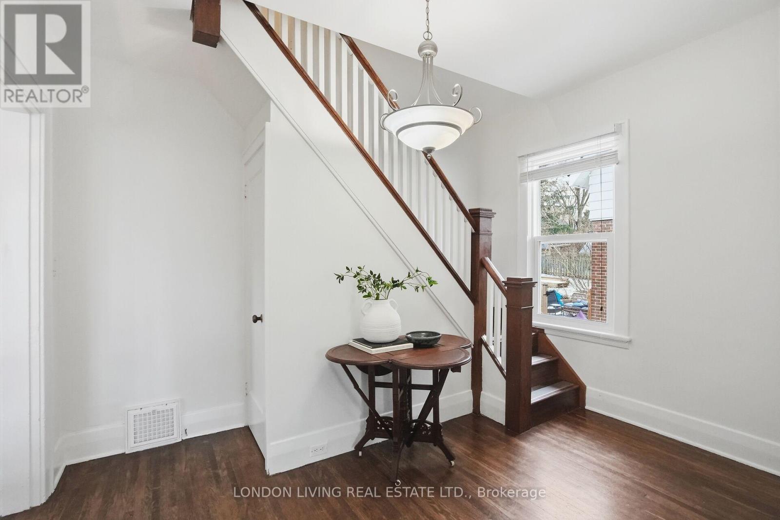 271 Briscoe Street E, London South, Ontario  N6C 1X5 - Photo 8 - X12898962