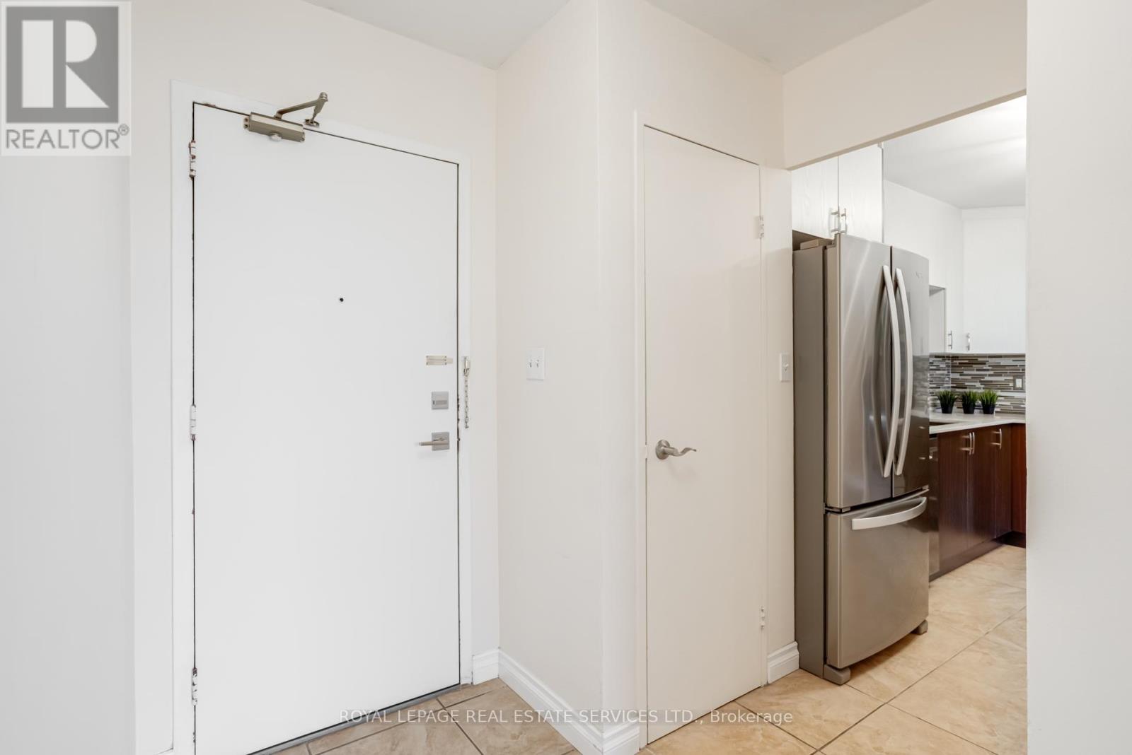 1602 - 5 Vicora Linkway, Toronto, Ontario  M3C 1A4 - Photo 4 - C12898728