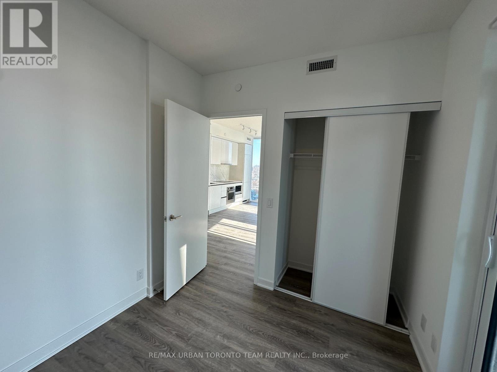 2806 - 180 Front Street E, Toronto, Ontario  M5A 0K9 - Photo 16 - C12898744