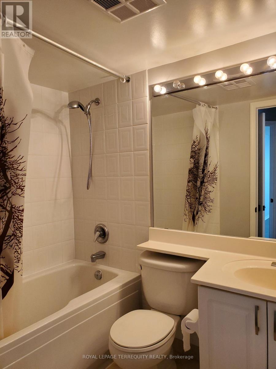 1707 - 8 Hillcrest Avenue, Toronto, Ontario  M2N 6Y6 - Photo 11 - C12898780