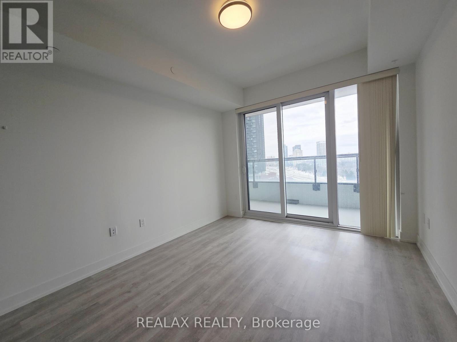 1107 - 30 Inn On The Park Drive, Toronto, Ontario  M3C 0P7 - Photo 7 - C12898936