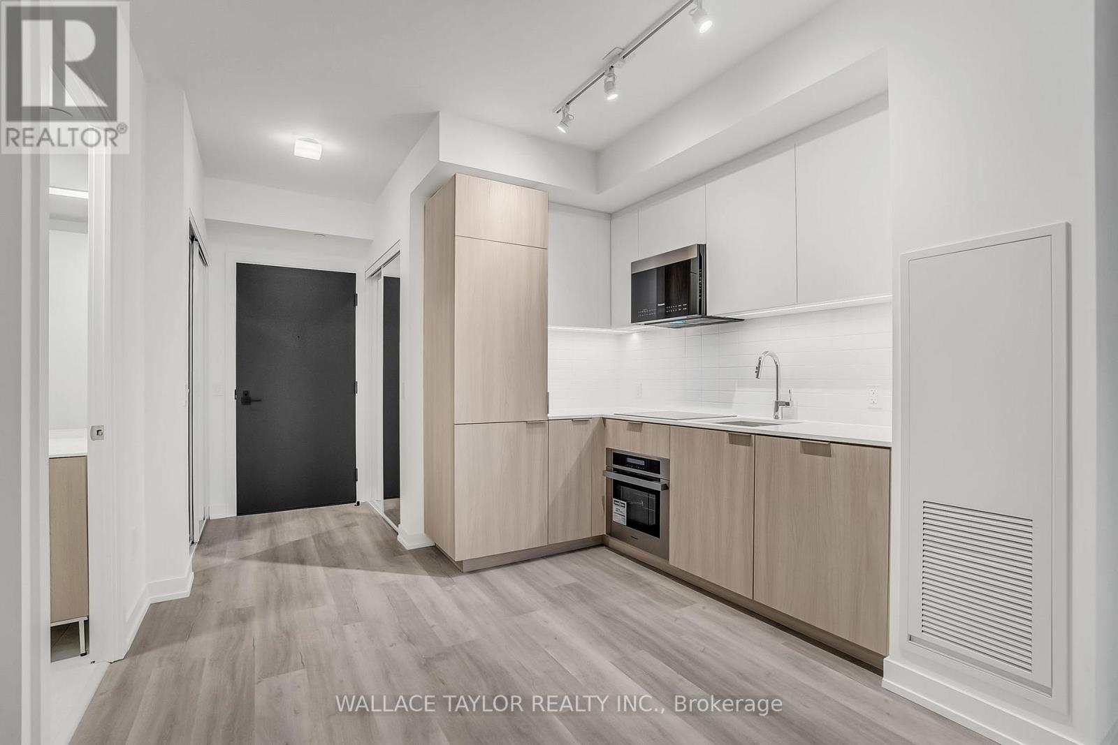 823 - 28 EASTERN AVENUE, Toronto, Ontario