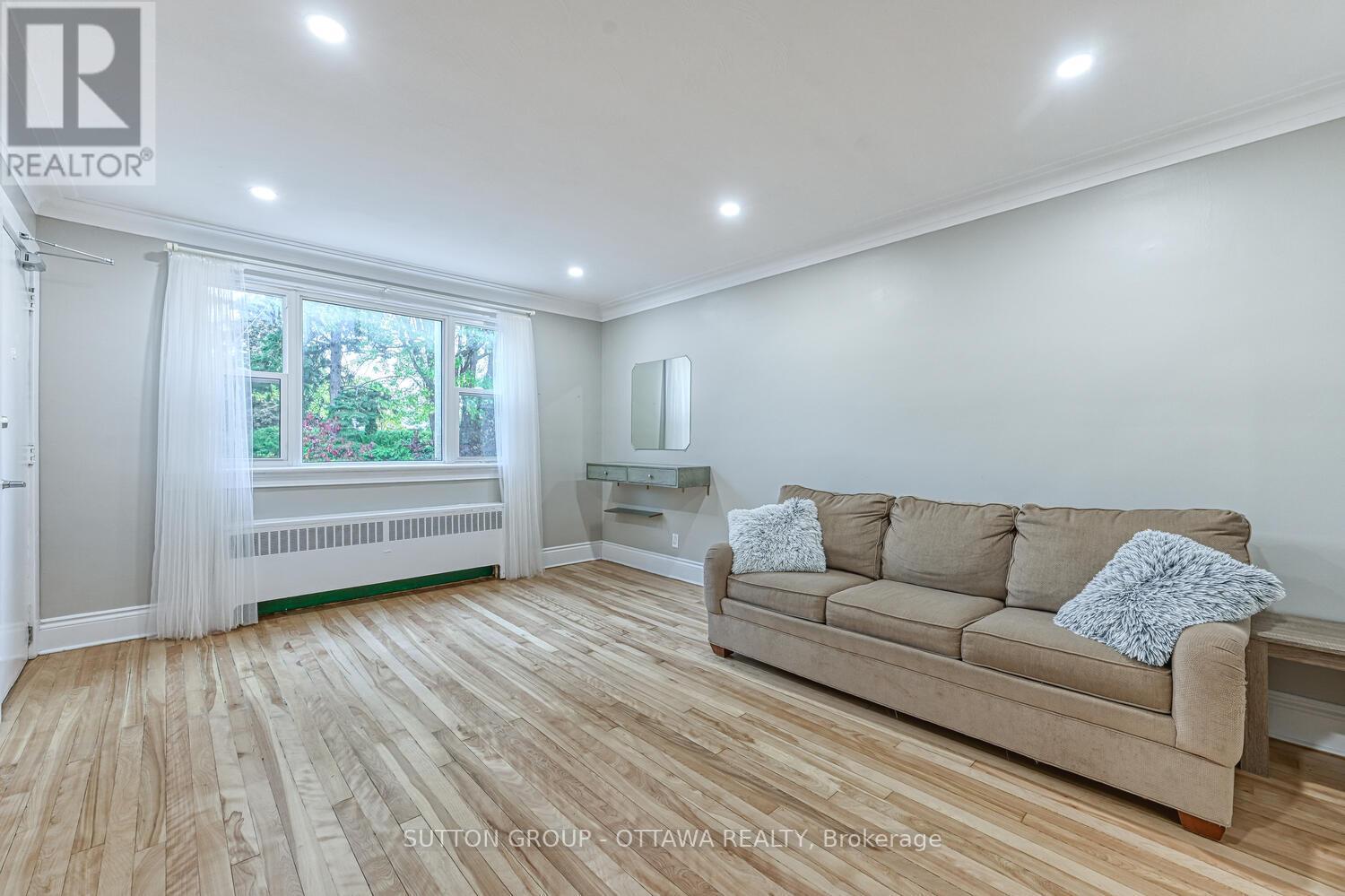 154-156 Dagmar Avenue, Ottawa, Ontario  K1L 5T2 - Photo 6 - X12898742