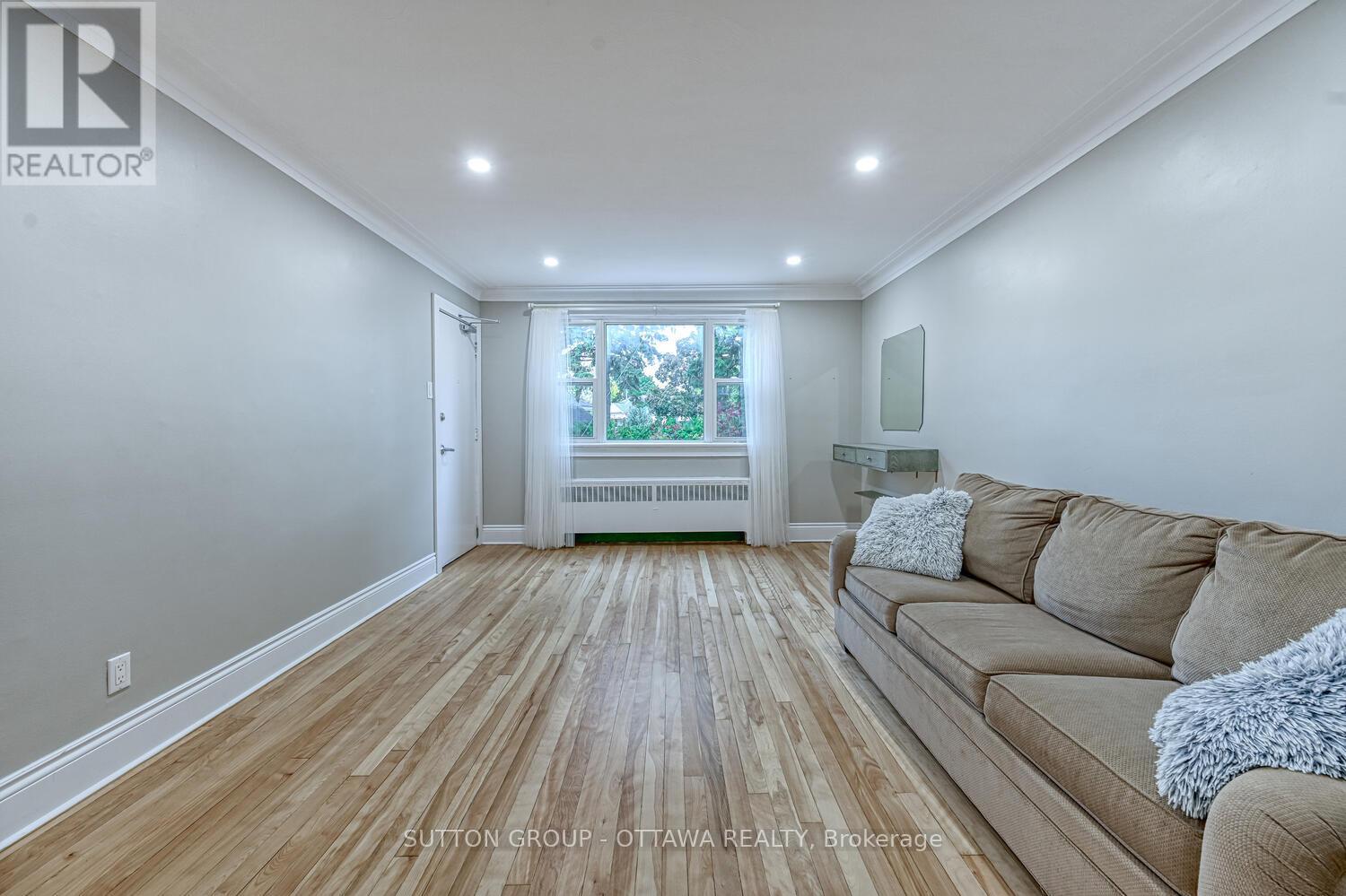 154-156 Dagmar Avenue, Ottawa, Ontario  K1L 5T2 - Photo 7 - X12898742