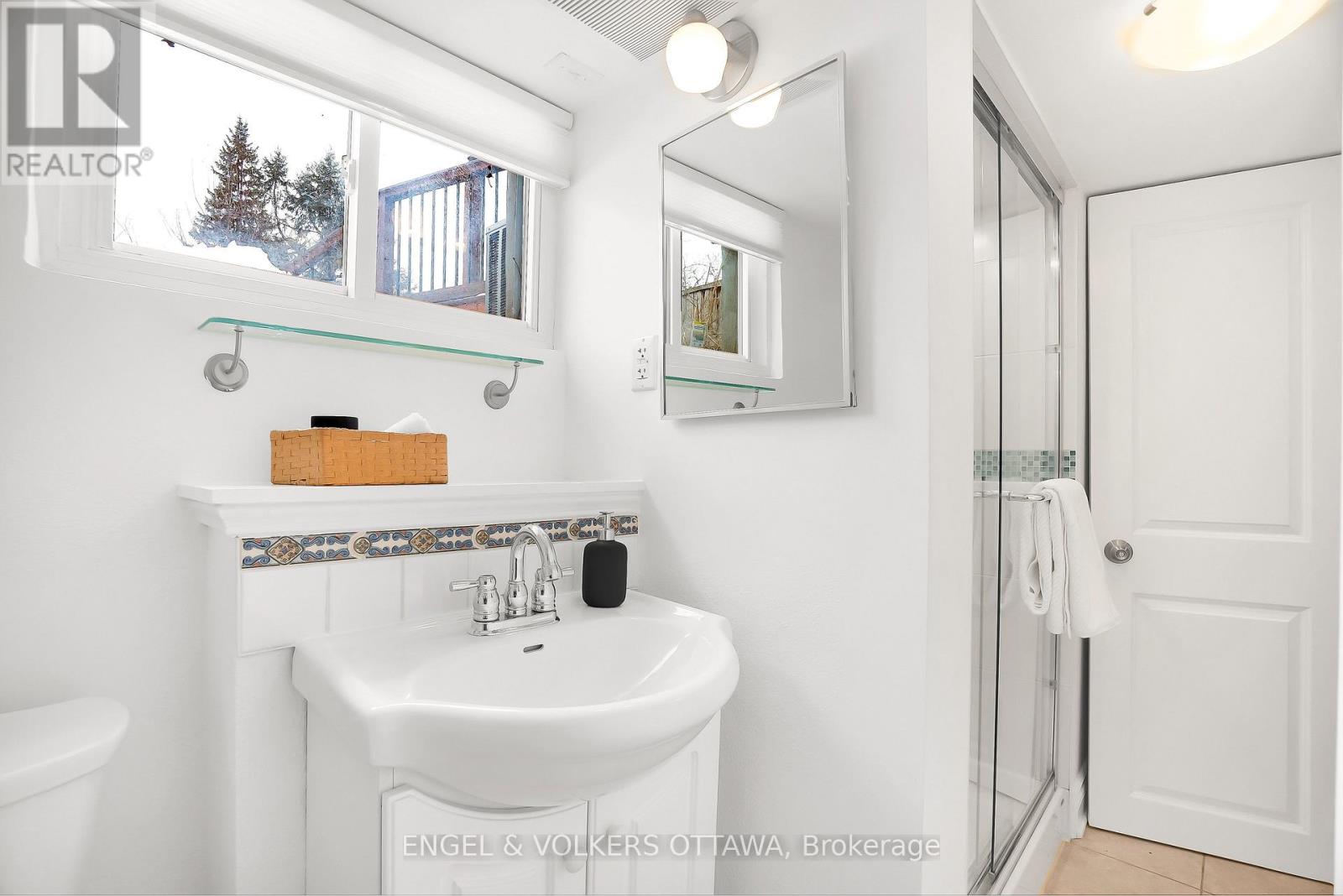 42 Anna Avenue, Ottawa, Ontario  K1Z 7T4 - Photo 41 - X12898762