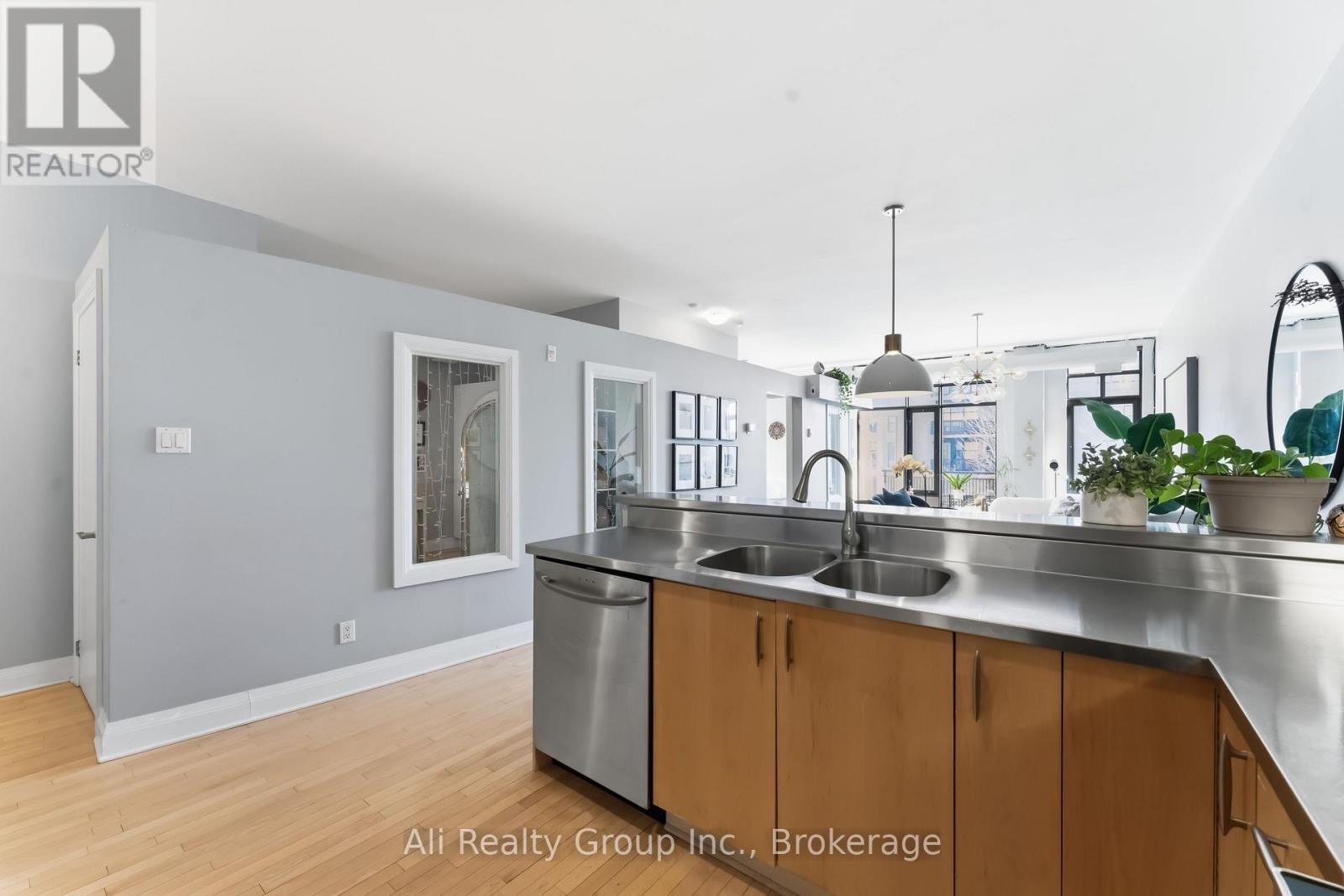 307 - 300 Powell Avenue, Ottawa, Ontario  K1S 5T3 - Photo 11 - X12898850