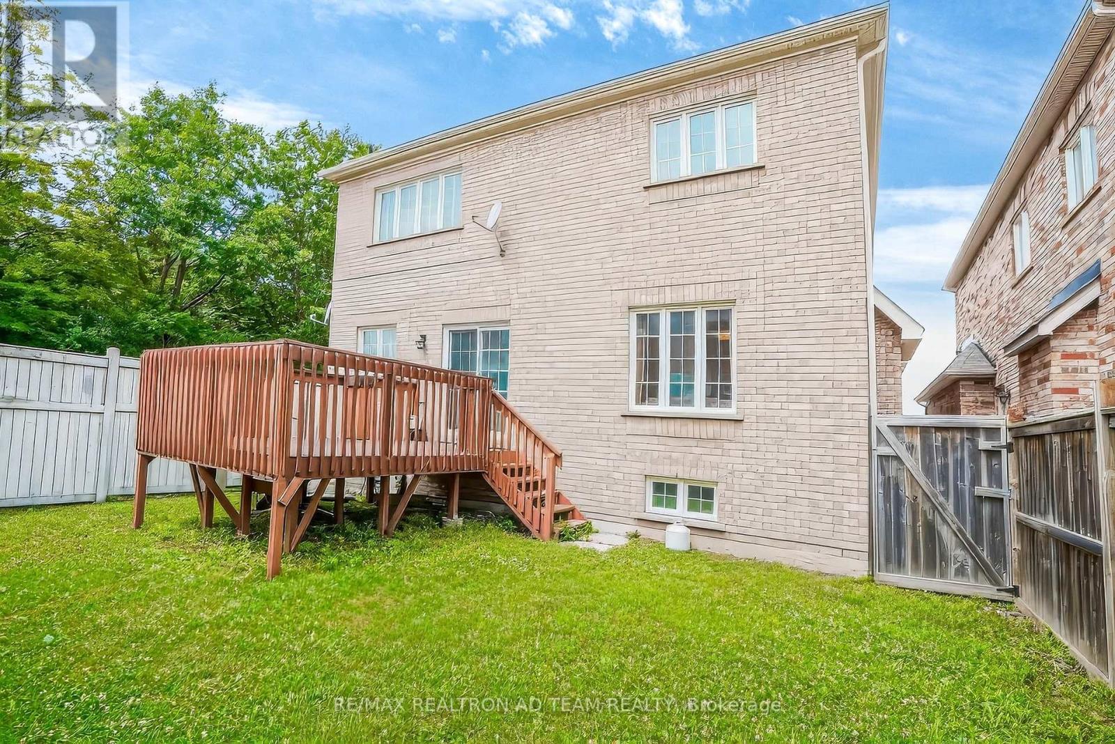 33 Wilsongary Circle, Ajax, Ontario  L1T 0G6 - Photo 38 - E12895424