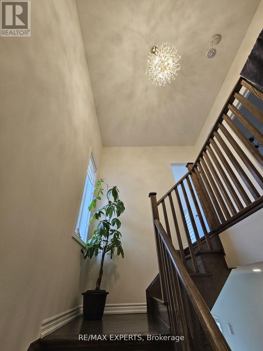 88 Ogston Crescent, Whitby, Ontario  L1P 0H2 - Photo 11 - E12898790