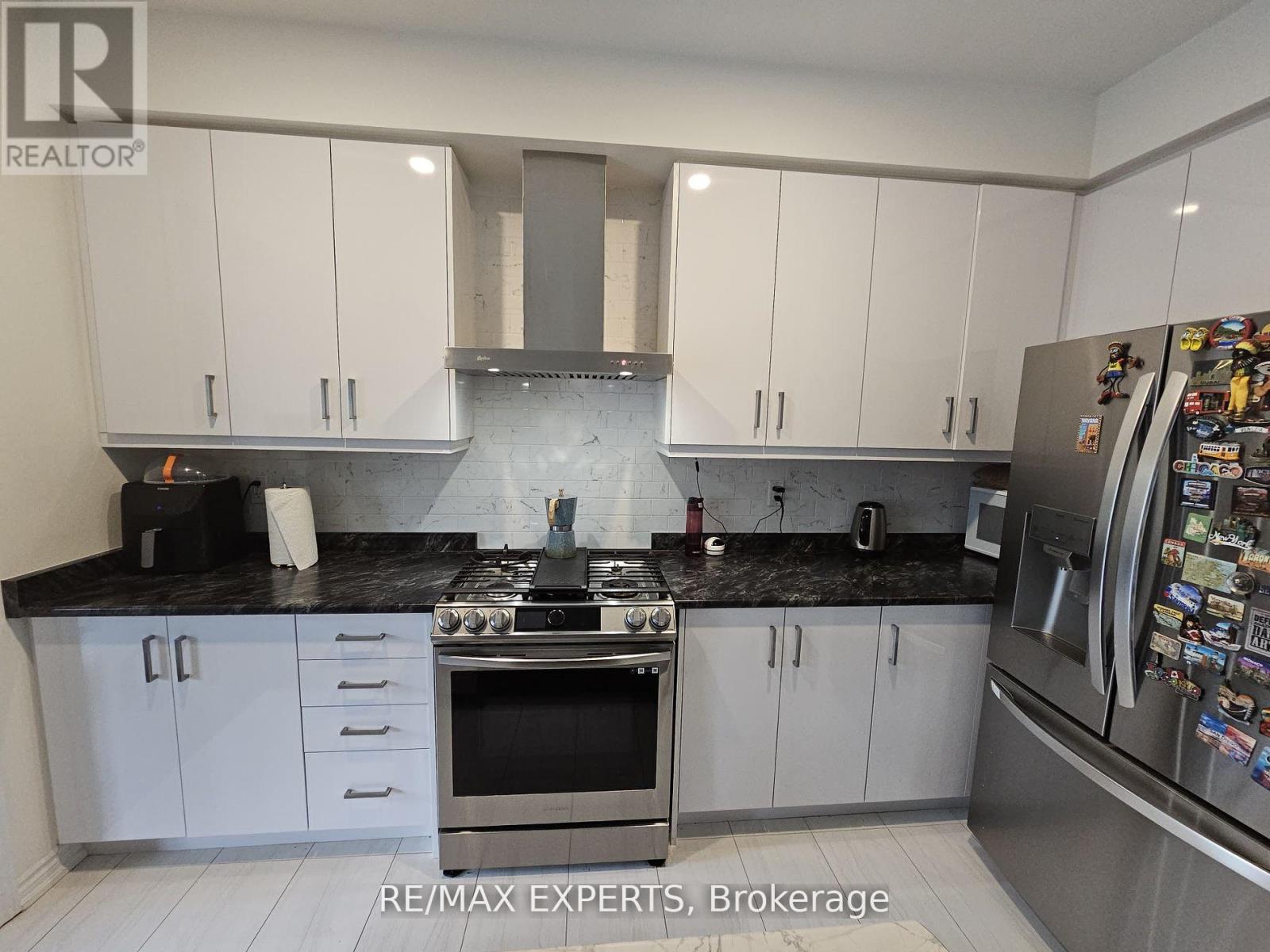 88 Ogston Crescent, Whitby, Ontario  L1P 0H2 - Photo 8 - E12898790