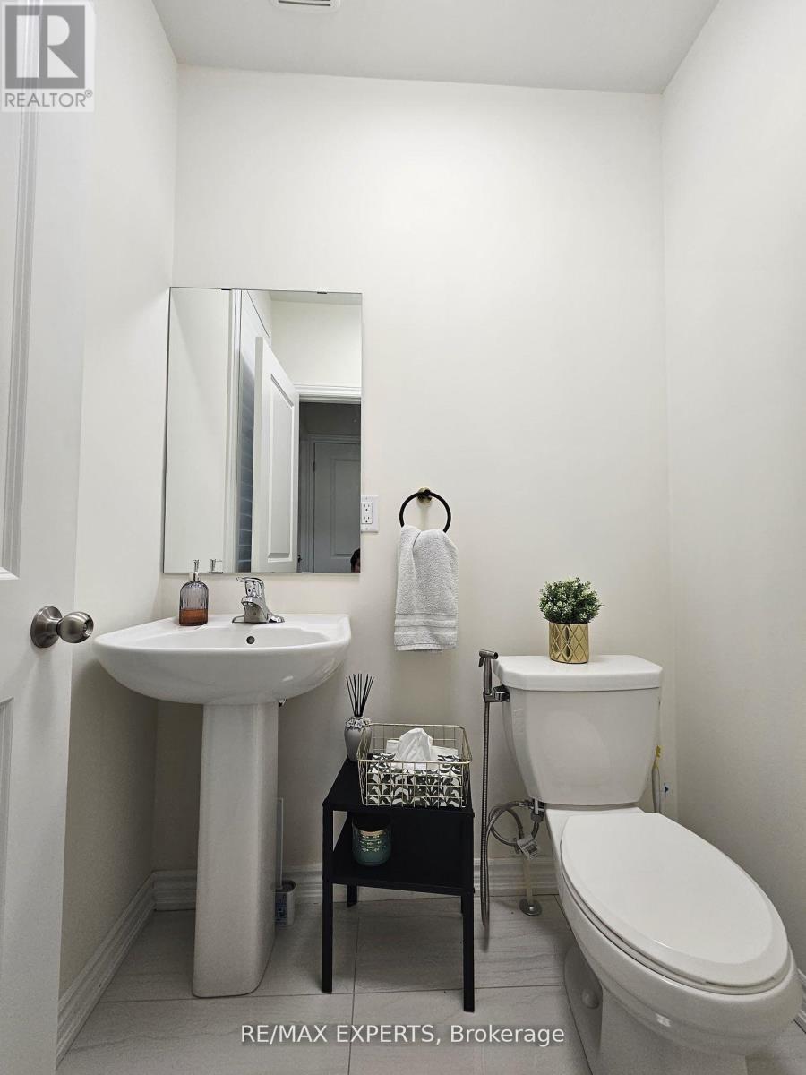 88 Ogston Crescent, Whitby, Ontario  L1P 0H2 - Photo 9 - E12898790