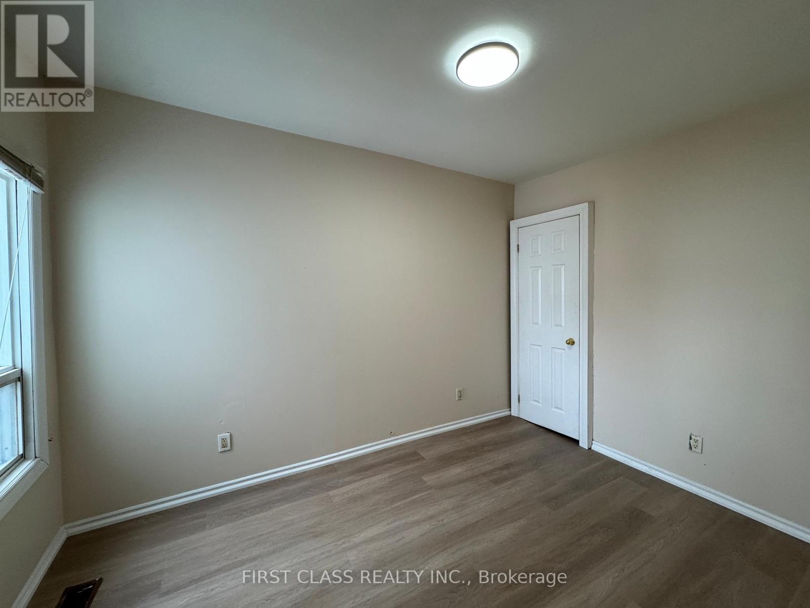 Main - 30 Endean Avenue, Toronto, Ontario  M4M 1W6 - Photo 10 - E12898848