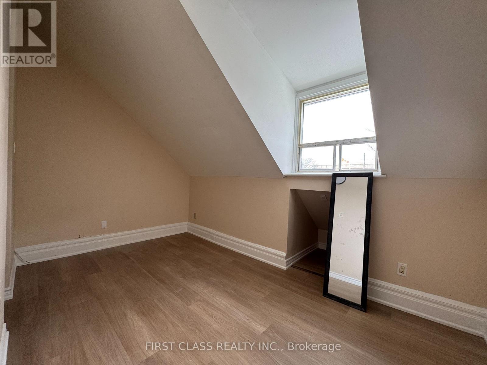 Main - 30 Endean Avenue, Toronto, Ontario  M4M 1W6 - Photo 13 - E12898848