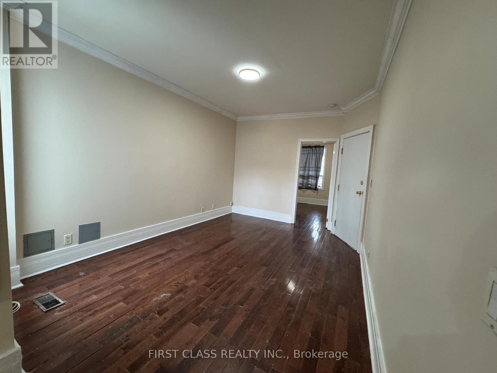 Main - 30 Endean Avenue, Toronto, Ontario  M4M 1W6 - Photo 4 - E12898848