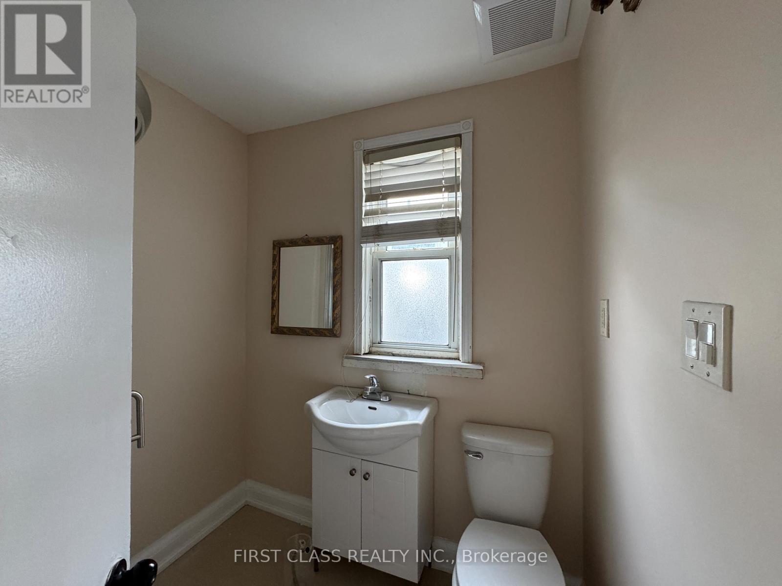 Main - 30 Endean Avenue, Toronto, Ontario  M4M 1W6 - Photo 8 - E12898848