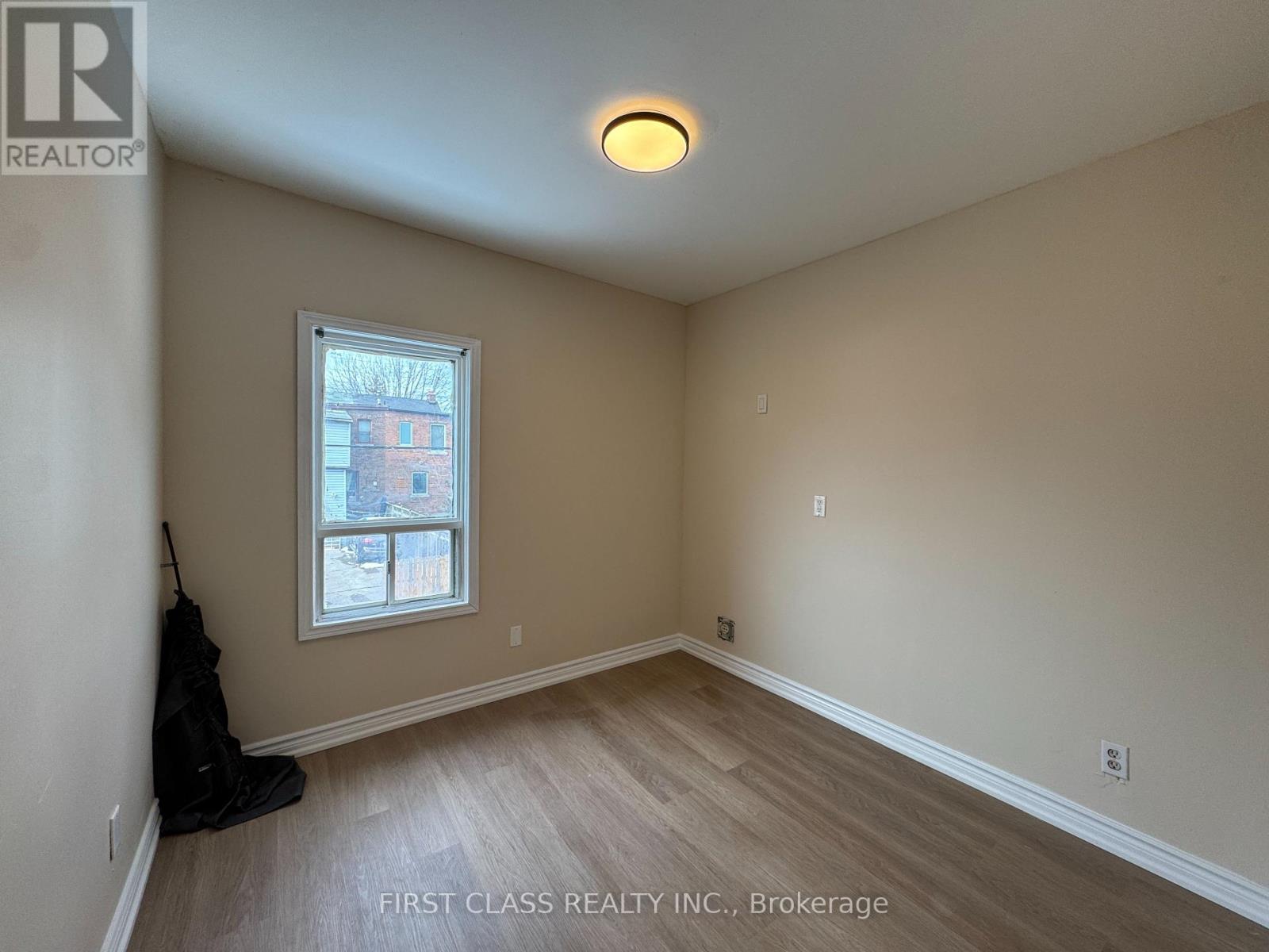 Main - 30 Endean Avenue, Toronto, Ontario  M4M 1W6 - Photo 9 - E12898848