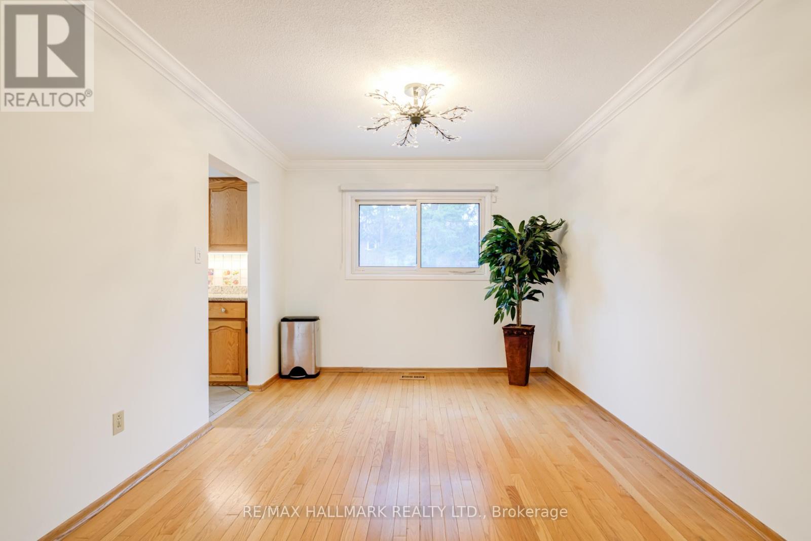 34 Harringay Crescent, Toronto, Ontario  M1W 1Z3 - Photo 9 - E12898904