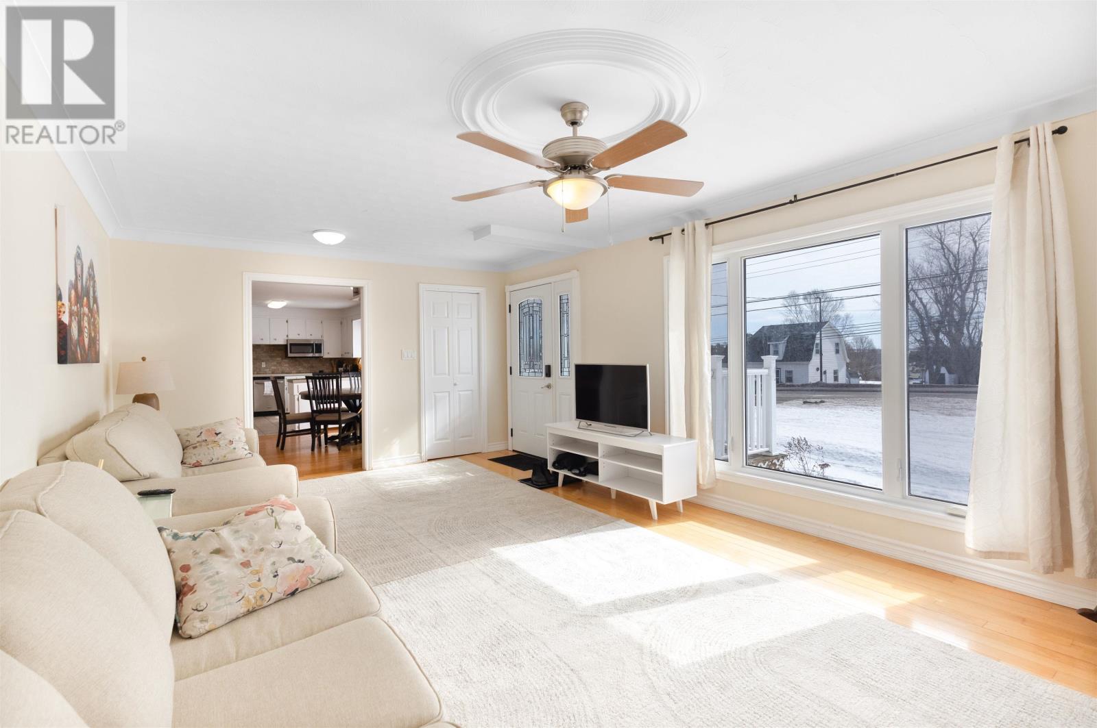 812 Main Street, Cornwall, Prince Edward Island  C0A 1H0 - Photo 6 - 202604919