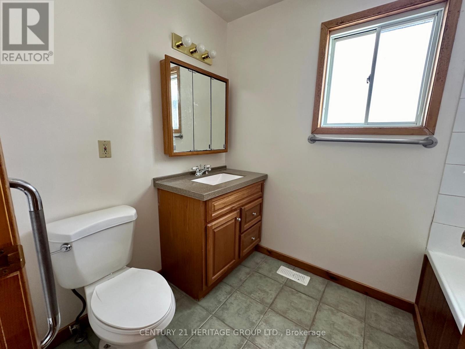 1 - 1871 Gilford Road, Innisfil, Ontario  L0L 1R0 - Photo 14 - N12898766