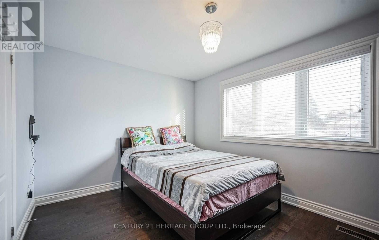 213 Altamira Road, Richmond Hill, Ontario  L4C 4C9 - Photo 12 - N12898838