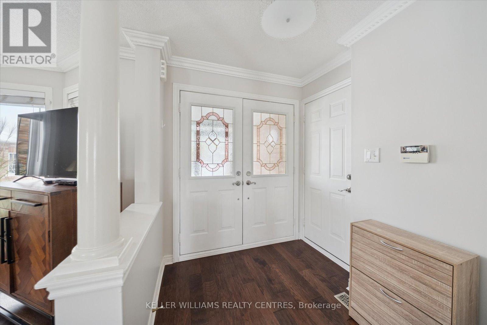 76 Kerfoot Crescent, Georgina, Ontario  L4P 4H2 - Photo 6 - N12898846