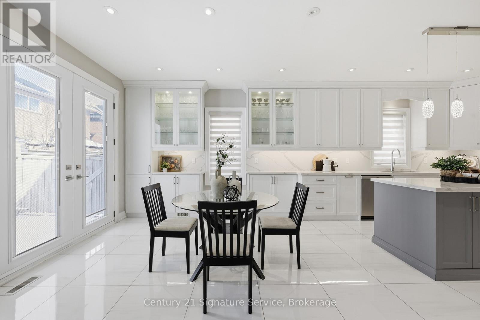 50 Chateau Drive, Vaughan, Ontario  L4H 3A1 - Photo 10 - N12898872