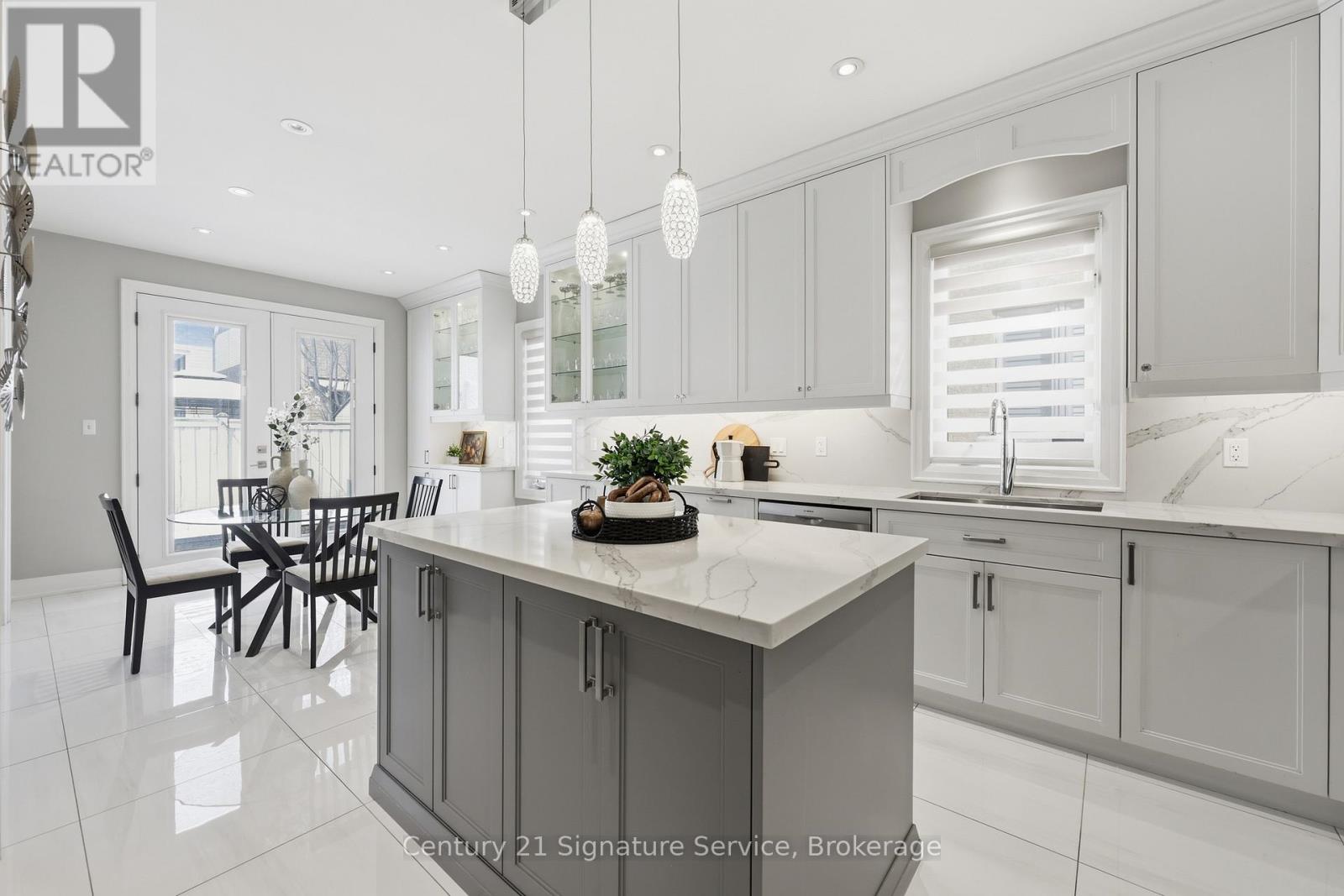 50 Chateau Drive, Vaughan, Ontario  L4H 3A1 - Photo 12 - N12898872