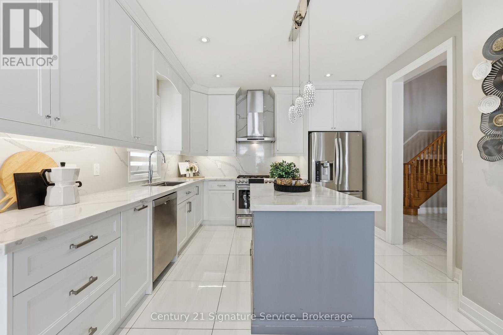 50 Chateau Drive, Vaughan, Ontario  L4H 3A1 - Photo 13 - N12898872