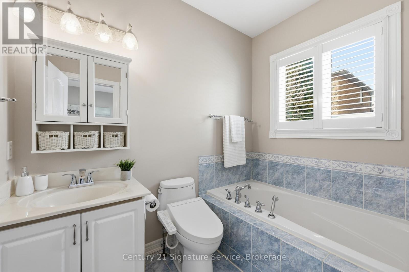 50 Chateau Drive, Vaughan, Ontario  L4H 3A1 - Photo 18 - N12898872