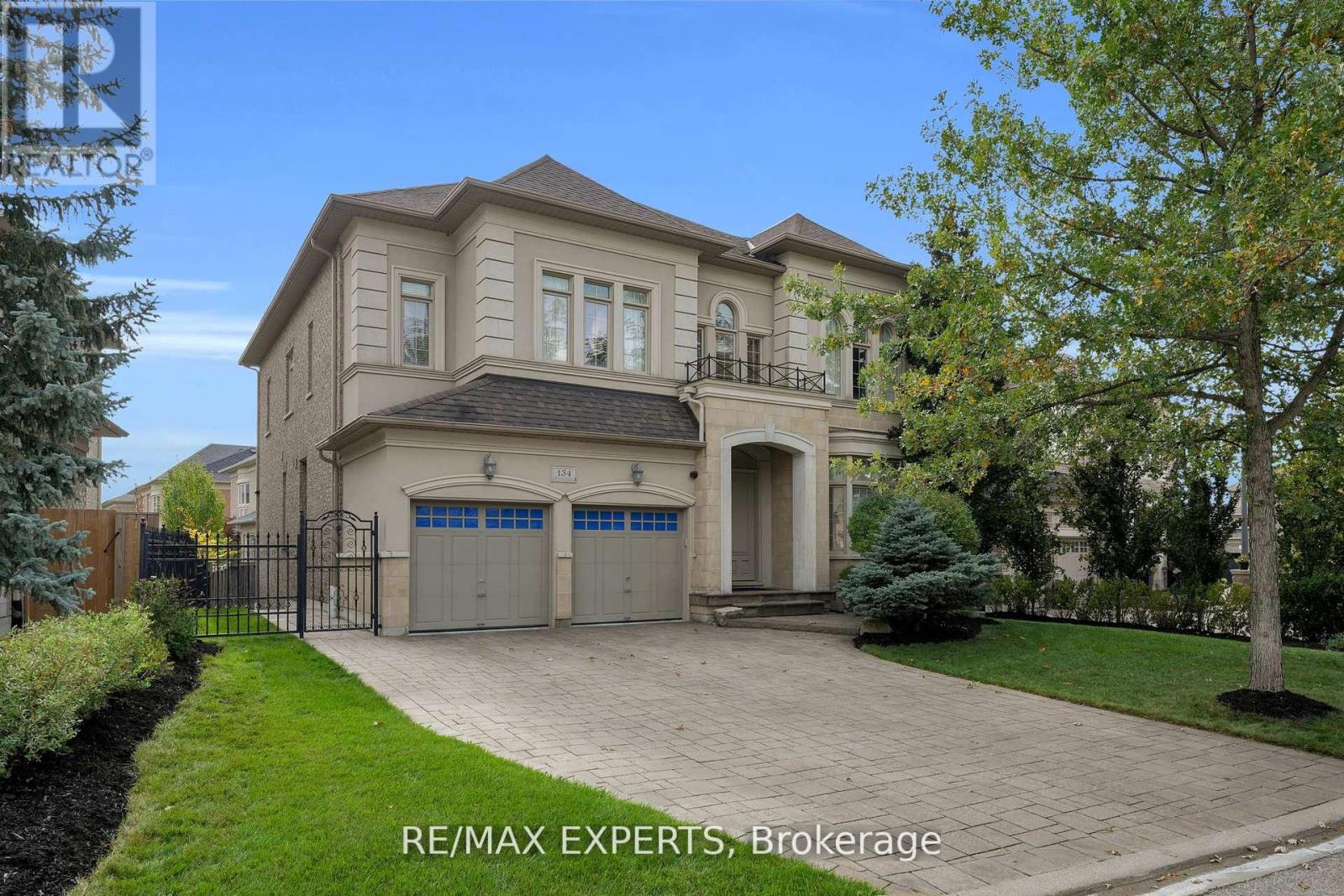 134 Orleans Circle, Vaughan, Ontario  L4H 0V3 - Photo 5 - N12898886