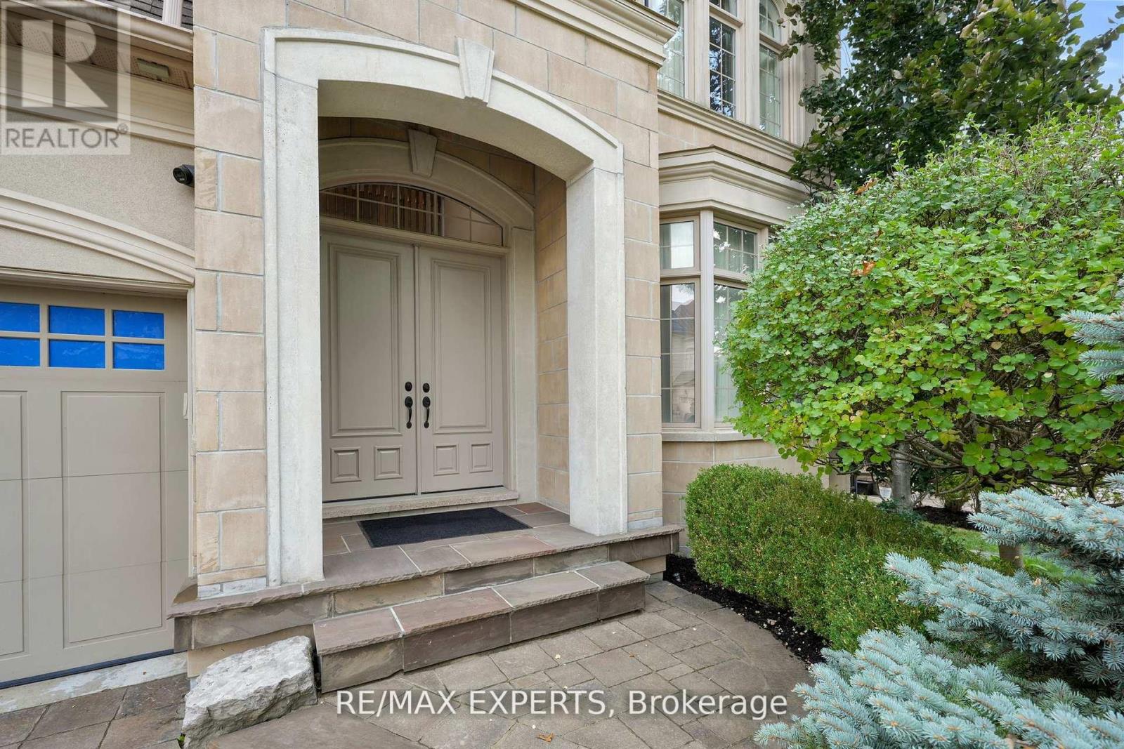 134 Orleans Circle, Vaughan, Ontario  L4H 0V3 - Photo 6 - N12898886