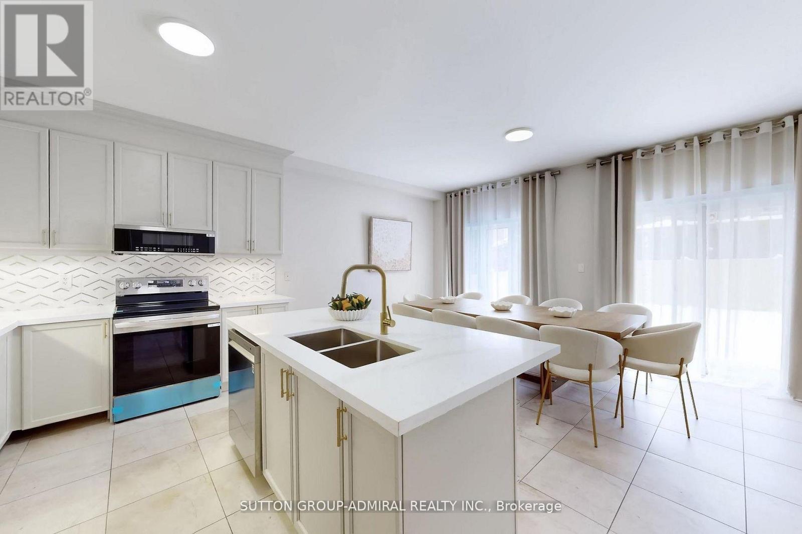 85 Coral Acres Drive, Vaughan, Ontario  L6A 4K8 - Photo 9 - N12898914