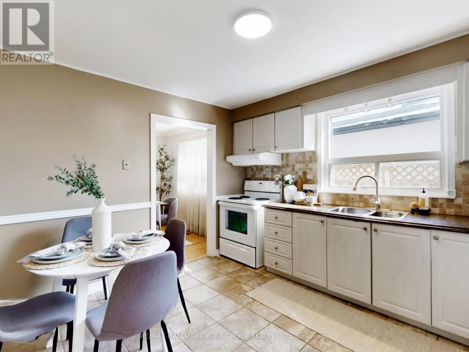 542 Elm Road, Whitchurch-Stouffville, Ontario  L4A 1W8 - Photo 16 - N12898938