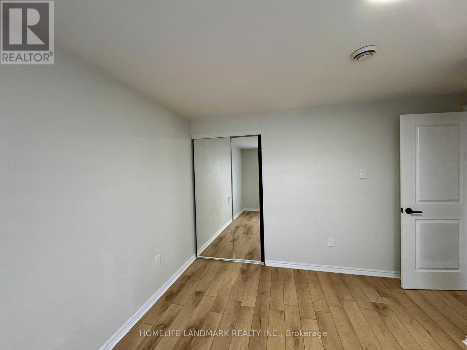 526 Sandford Street, Newmarket, Ontario  L3Y 5E3 - Photo 18 - N12898950