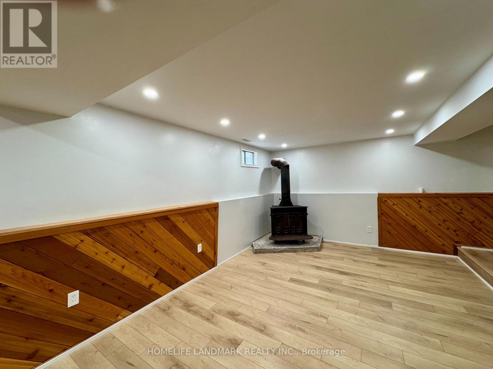 526 Sandford Street, Newmarket, Ontario  L3Y 5E3 - Photo 22 - N12898950