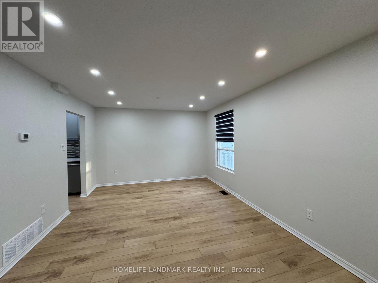 526 Sandford Street, Newmarket, Ontario  L3Y 5E3 - Photo 4 - N12898950