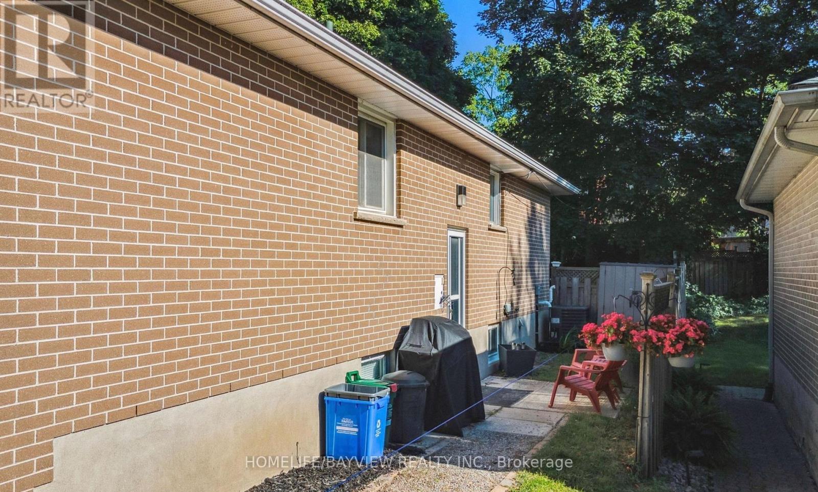 Lower - 43 Queen Street, Barrie, Ontario  L4M 1Y9 - Photo 2 - S12898810