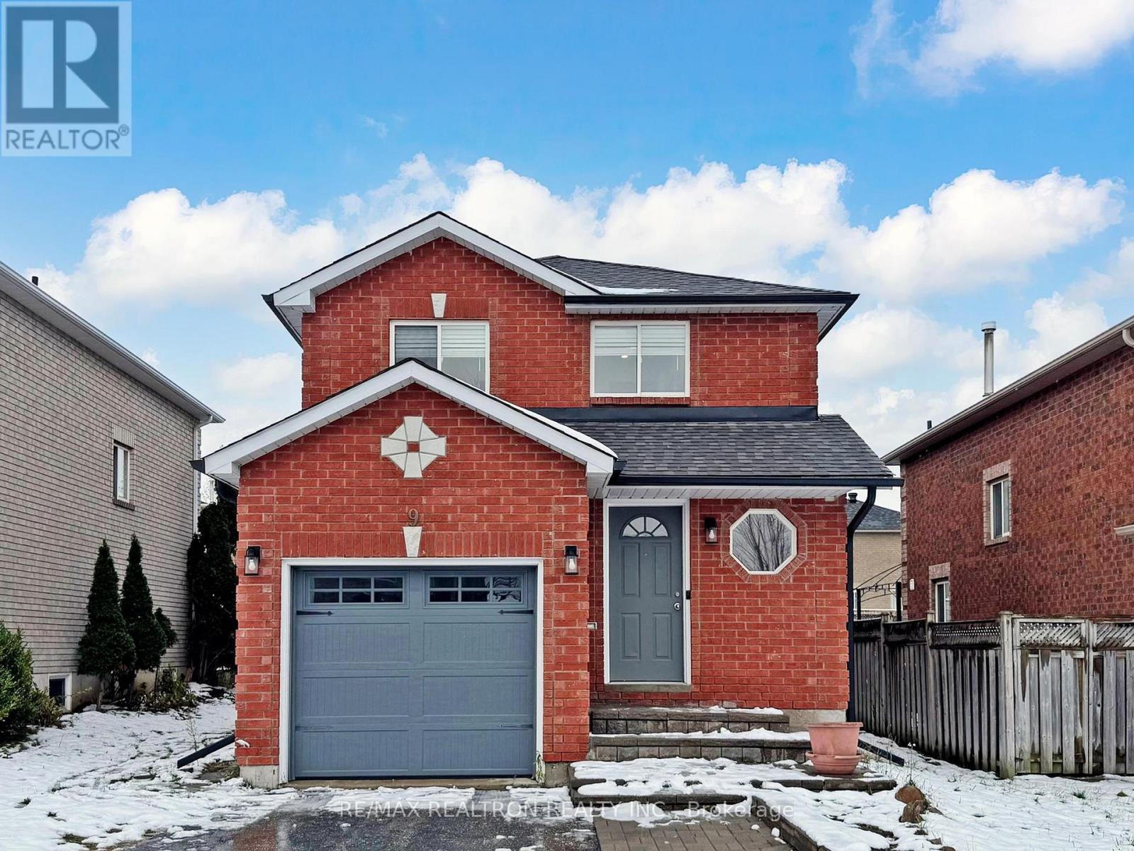 9 Booth Lane, Barrie, Ontario  L4N 0S5 - Photo 1 - S12898824