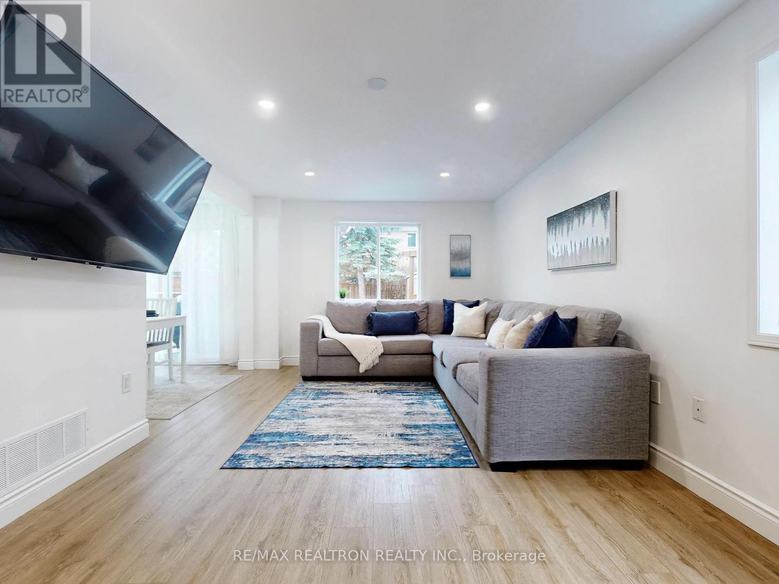 9 Booth Lane, Barrie, Ontario  L4N 0S5 - Photo 2 - S12898824