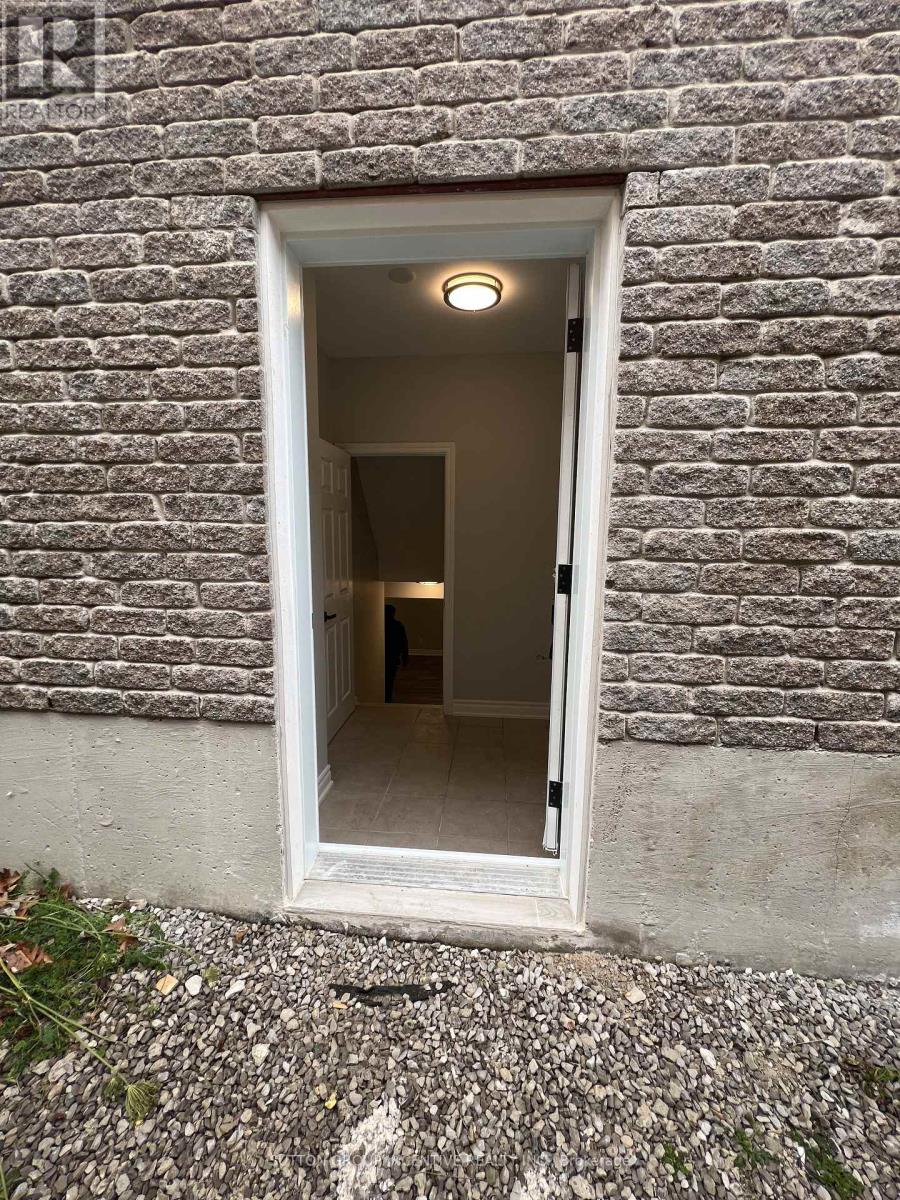 Lower Unit - 114 Raymond Crescent, Barrie, Ontario  L4N 0X7 - Photo 2 - S12898830