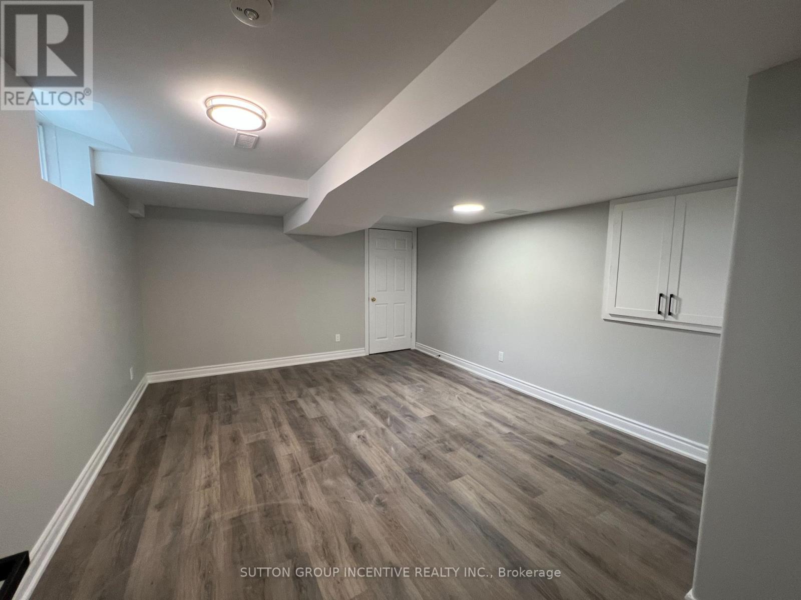 Lower Unit - 114 Raymond Crescent, Barrie, Ontario  L4N 0X7 - Photo 3 - S12898830