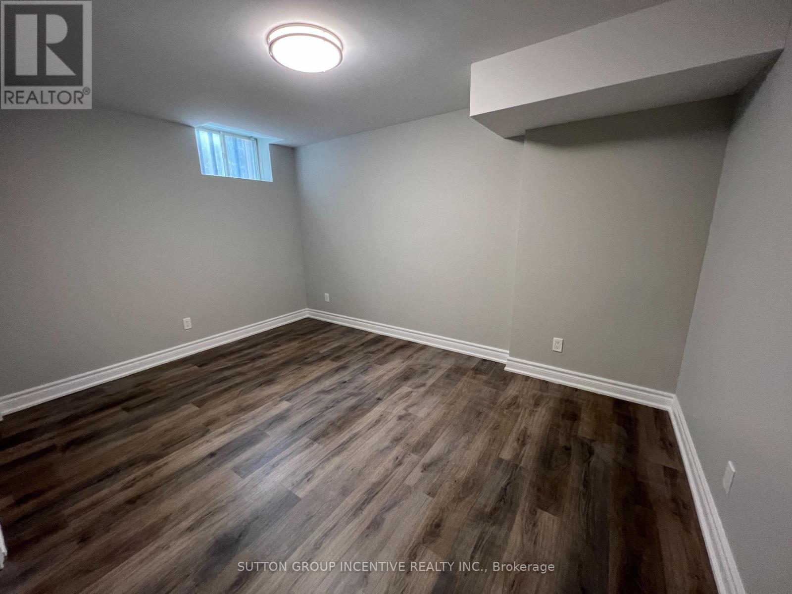 Lower Unit - 114 Raymond Crescent, Barrie, Ontario  L4N 0X7 - Photo 4 - S12898830