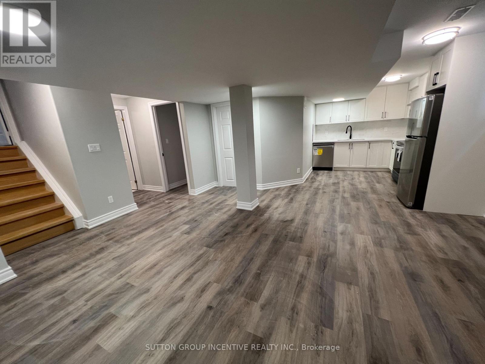 Lower Unit - 114 Raymond Crescent, Barrie, Ontario  L4N 0X7 - Photo 7 - S12898830