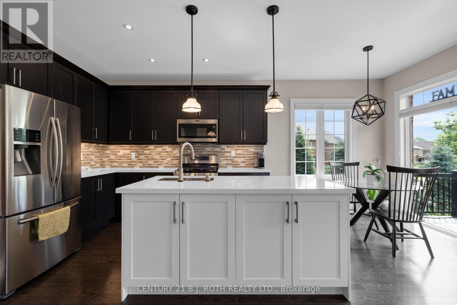 7 Cameron Street, Springwater, Ontario  L9X 0S6 - Photo 9 - S12898880