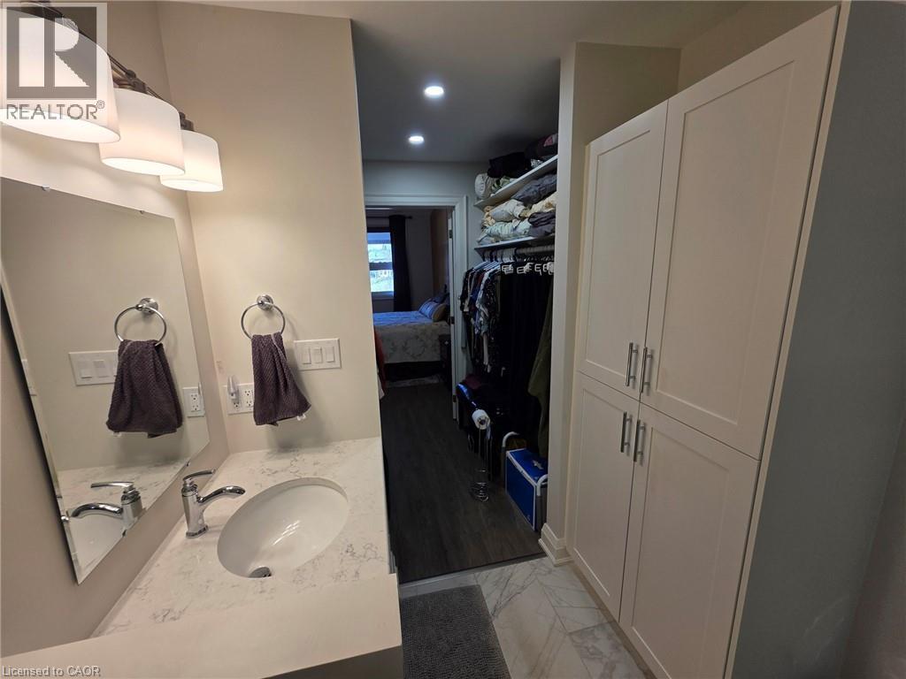 1 Monsignor Henkey Terrace, Hamilton, Ontario  L9B 2M2 - Photo 15 - 40775071