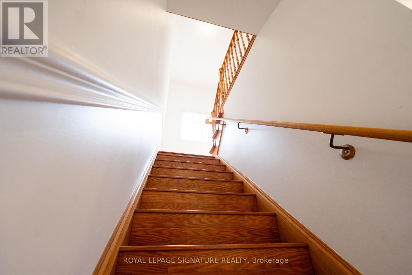 717 Salinger Court, Mississauga, Ontario  L5W 1L4 - Photo 22 - W12898788