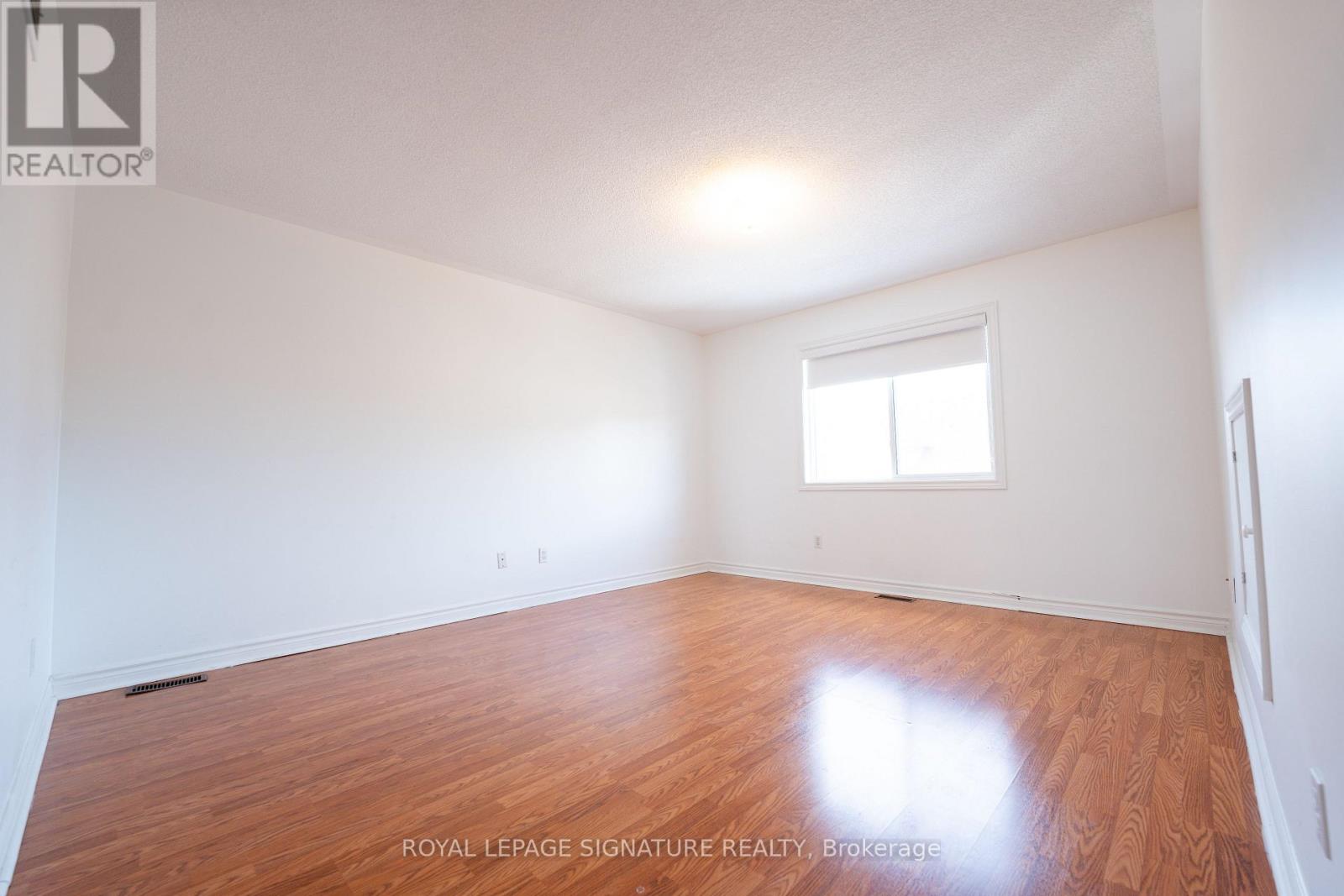 717 Salinger Court, Mississauga, Ontario  L5W 1L4 - Photo 24 - W12898788