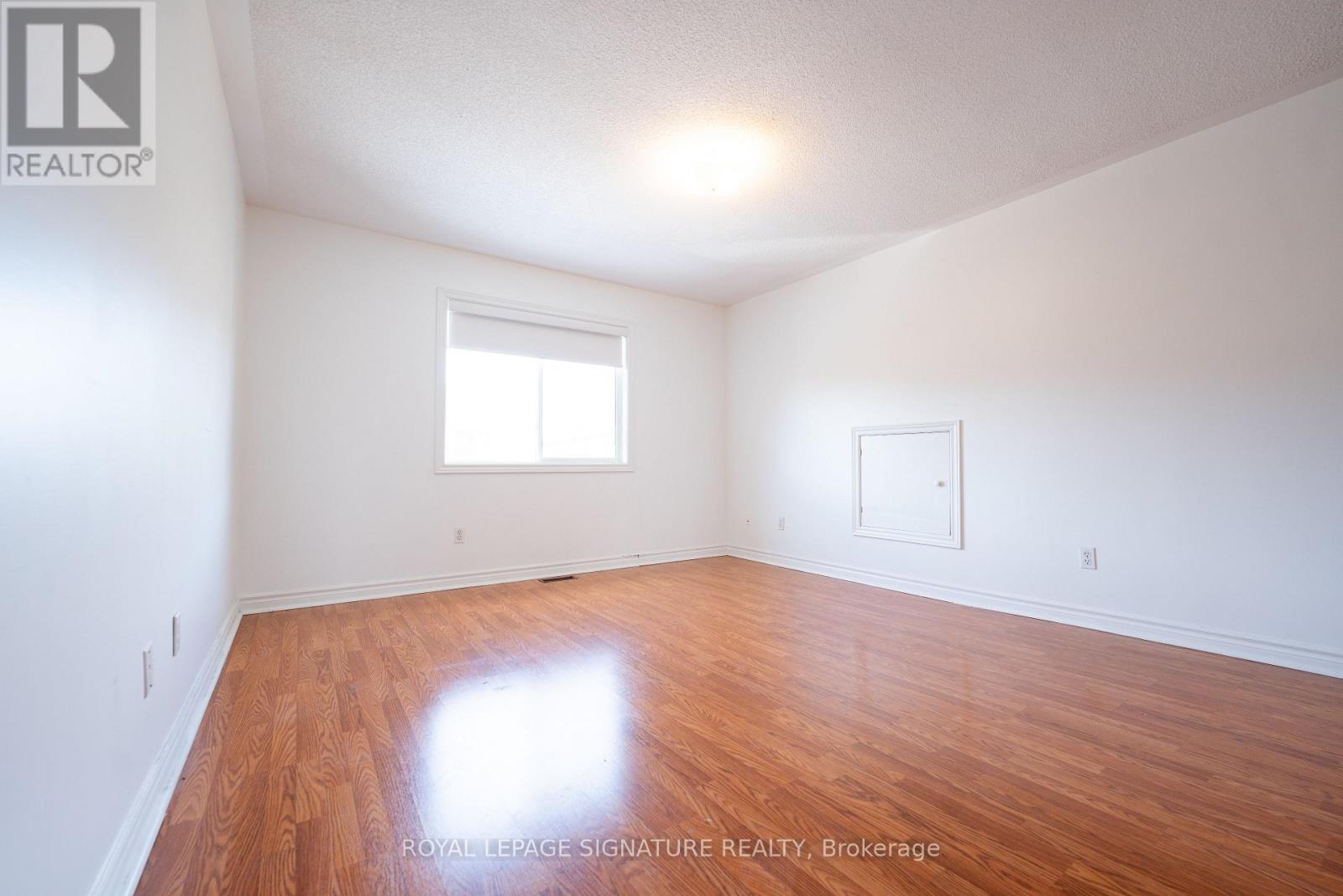 717 Salinger Court, Mississauga, Ontario  L5W 1L4 - Photo 25 - W12898788