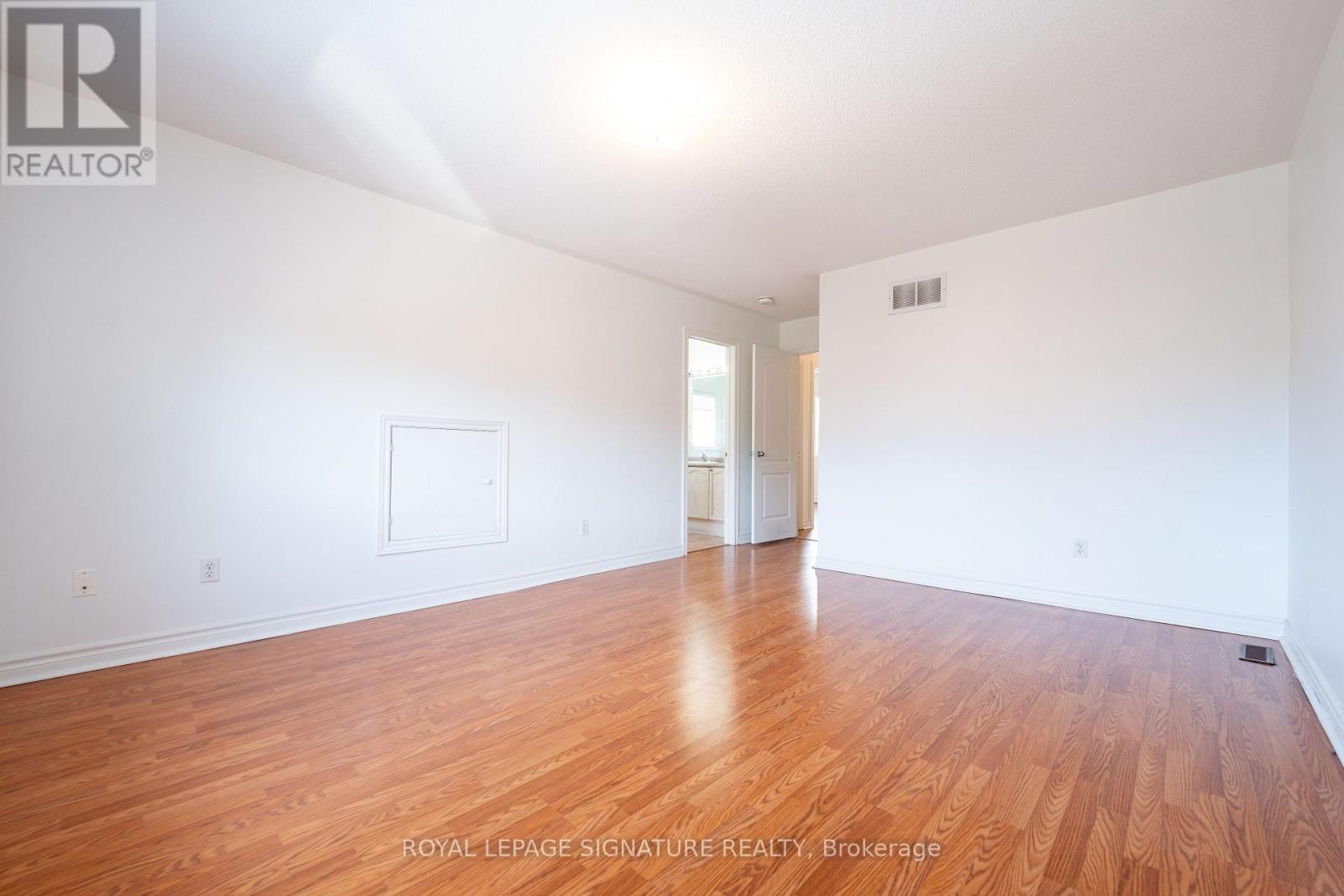 717 Salinger Court, Mississauga, Ontario  L5W 1L4 - Photo 26 - W12898788